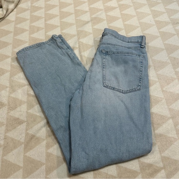 Hattie Mid Rise Straight Leg Jeans
rag & bone
Wyncote - Picture 3 of 5